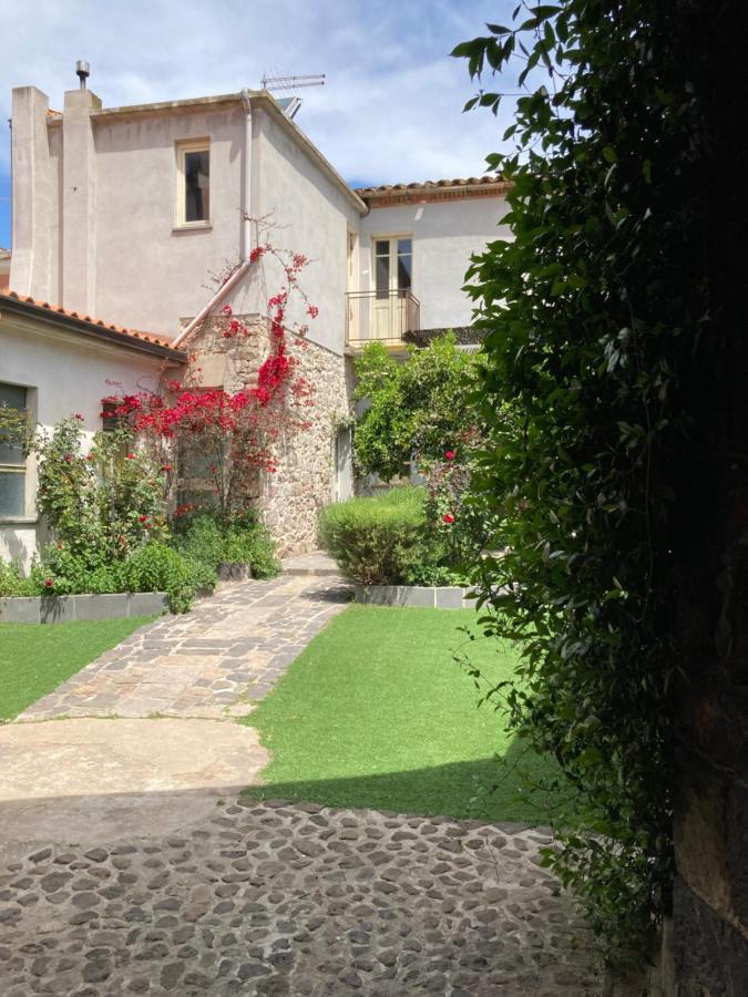 Tra Storia E Realta Bed & Breakfast Sardara Dış mekan fotoğraf